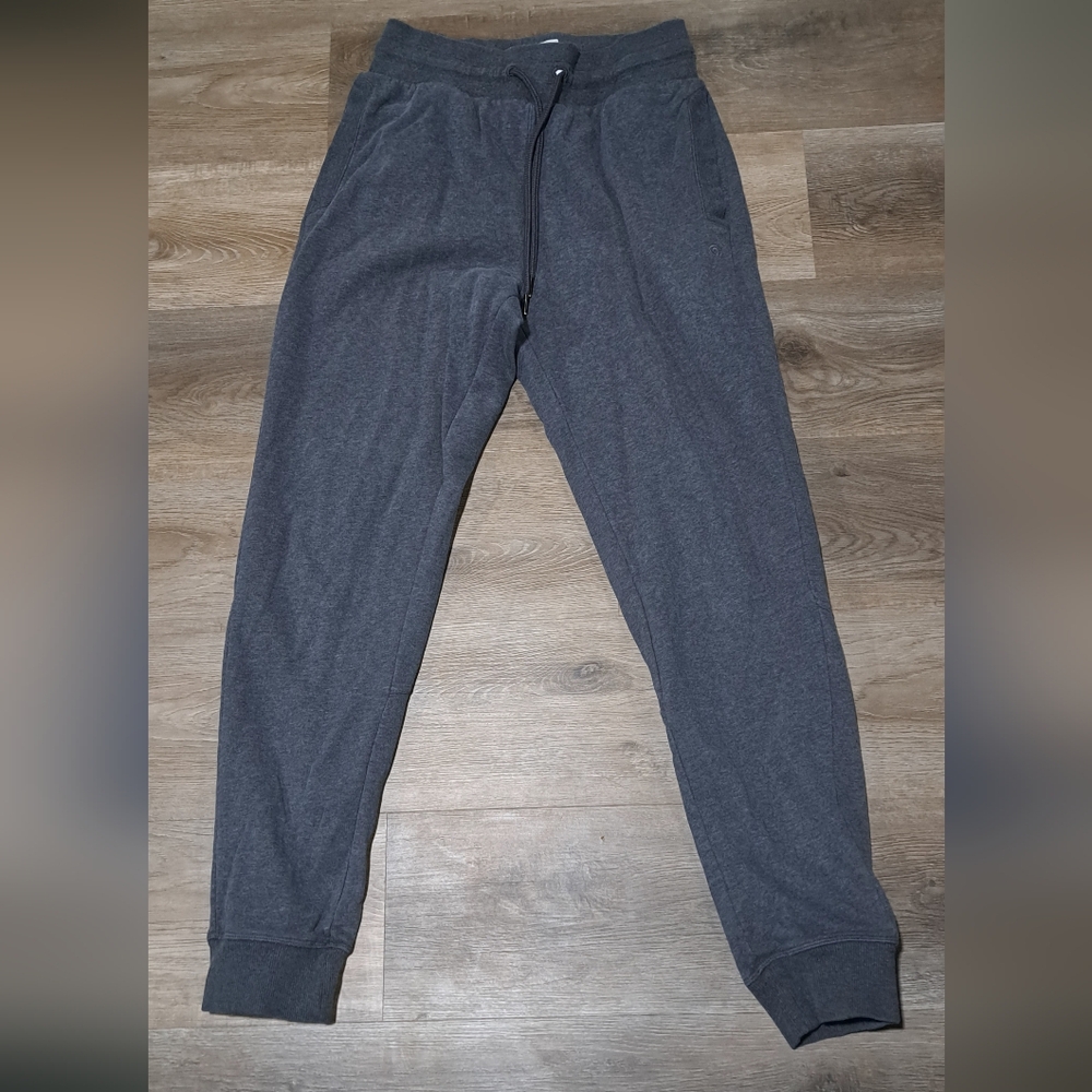 Men's Champion sweatpants with back pocket and zipper